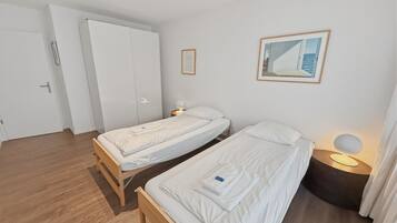 2 sovrum, skrivbord, strykjÀrn/strykbrÀda och wi-fi