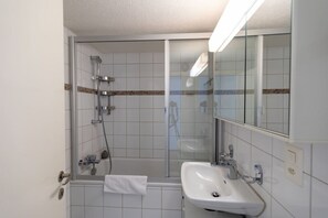 Hair dryer, towels - Charming 1BD apartment/old town UZ4 (Zürich)