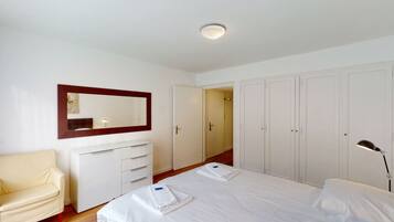 1 quarto, ferros/tábuas de passar roupa, Wi-Fi, roupa de cama