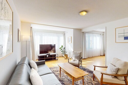 Executive 2BR apt near lake/city center (Dufour 4)