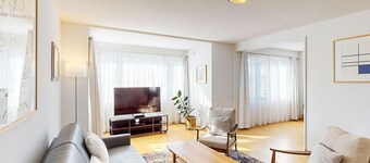 Executive 2BR apt near lake/city center (Dufour 4)