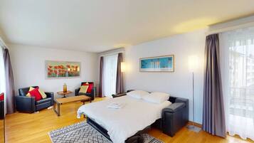 1 bedroom, desk, iron/ironing board, WiFi