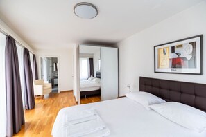 1 bedroom, desk, iron/ironing board, WiFi