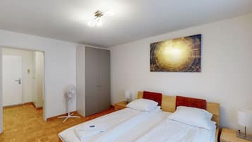 2 Schlafzimmer, Schreibtisch, Bügeleisen/Bügelbrett, WLAN