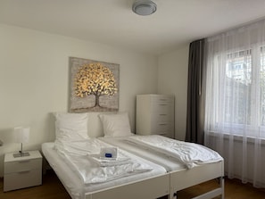 2 Schlafzimmer, Schreibtisch, Bügeleisen/Bügelbrett, WLAN