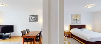 Fantastic 2 BR flat near to the lake (D10)