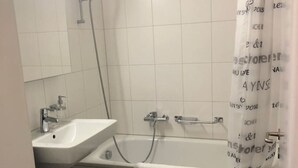 吹风机、毛巾