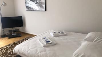 Schreibtisch, Bügeleisen/Bügelbrett, WLAN, Bettwäsche