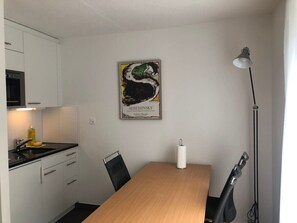 Dining - Bright studio in the city center (Greenyard 1) (Zürich)