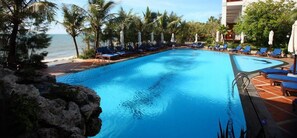 Piscine extérieure