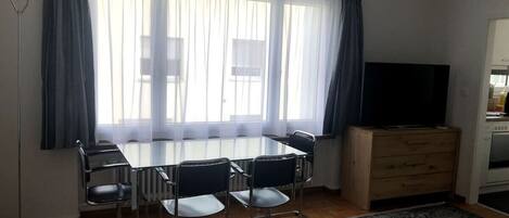 1 bedroom, desk, iron/ironing board, WiFi