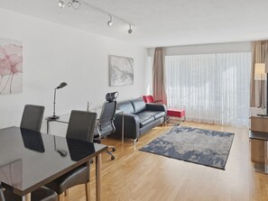 TV - Beautiful, quite and very central 2BR flat (Sky3) (Zürich)