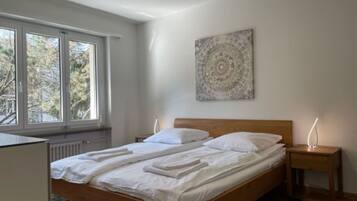 2 Schlafzimmer, Schreibtisch, BĂŒgeleisen/BĂŒgelbrett, WLAN