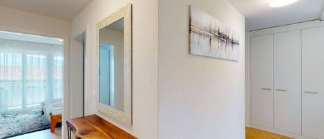 1 室のベッドルーム、デスク、アイロン / アイロン台、WiFi