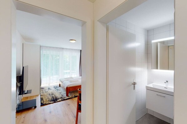 1 室のベッドルーム、デスク、アイロン / アイロン台、WiFi