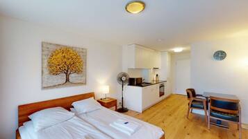 Schreibtisch, Bügeleisen/Bügelbrett, WLAN, Bettwäsche