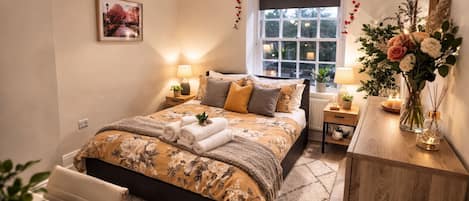 2 bedrooms, desk, iron/ironing board, travel cot