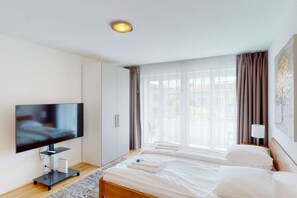 1 chambre, bureau, fer et planche à repasser, Wi-Fi