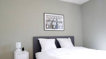 Fer et planche Ă repasser, Wi-Fi, draps fournis