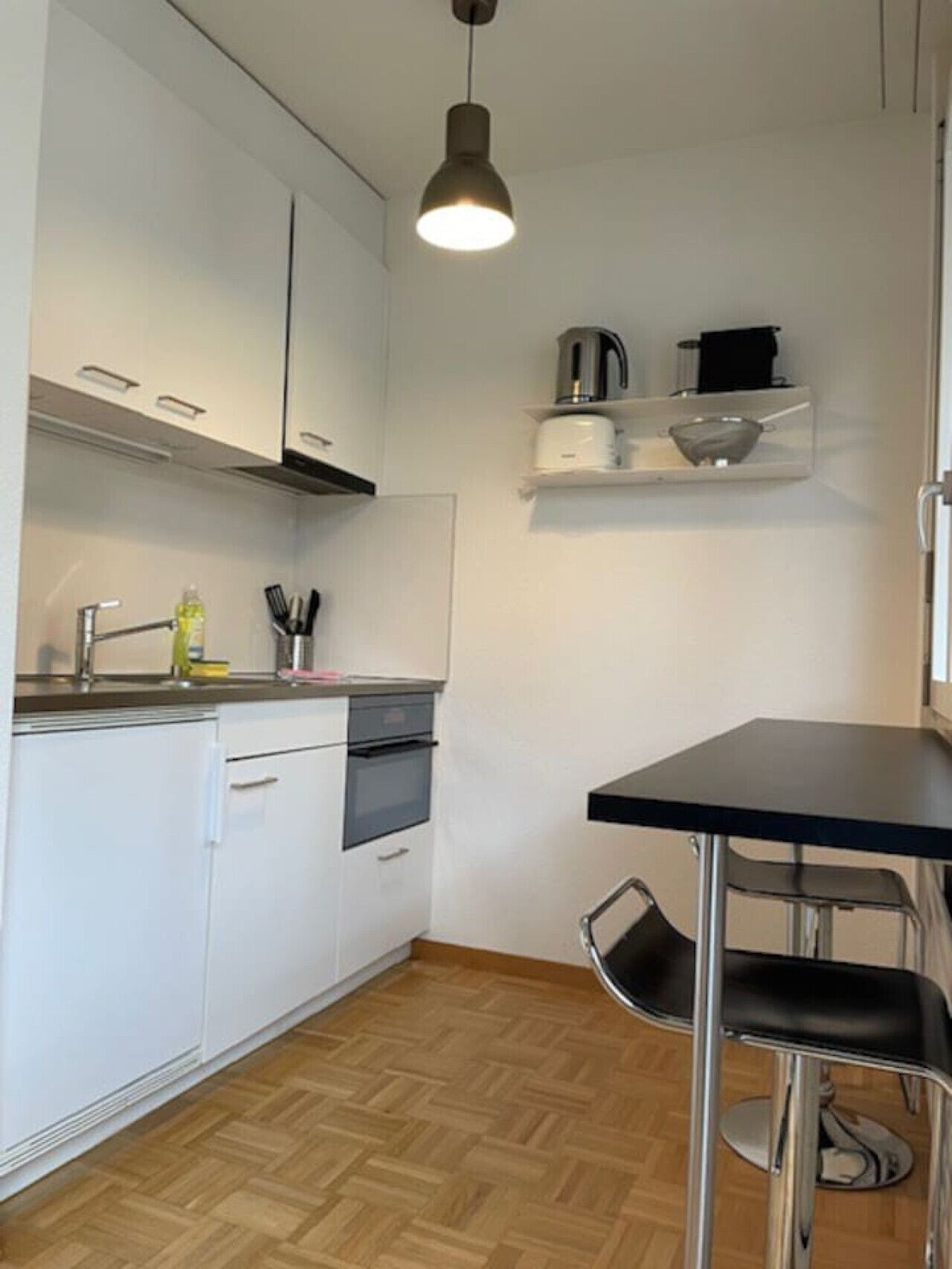 Oven, stovetop, coffee/tea maker, cookware/dishes/utensils