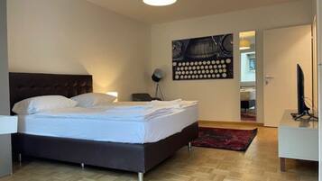 Fer et planche Ă repasser, Wi-Fi, draps fournis