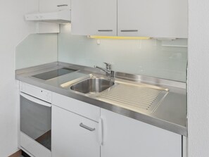 Oven, stovetop, coffee/tea maker, cookware/dishes/utensils