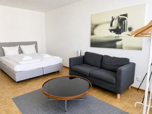 Ferros/tábuas de passar roupa, Wi-Fi, roupa de cama