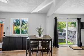 Comfort-Suite, eigenes Bad, Flussblick (Unit 5- Steelhead) | Lounge