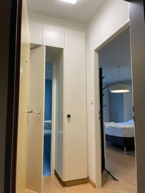 1 bedroom, desk, iron/ironing board, WiFi