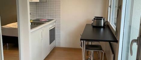 فرن، موقد طهي مسطح، ماكينة لصنع القهوة/الشاي، مستلزمات طهي/أطباق/أوعية