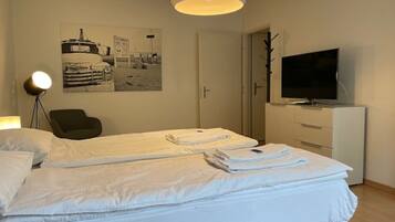 Schreibtisch, Bügeleisen/Bügelbrett, WLAN, Bettwäsche