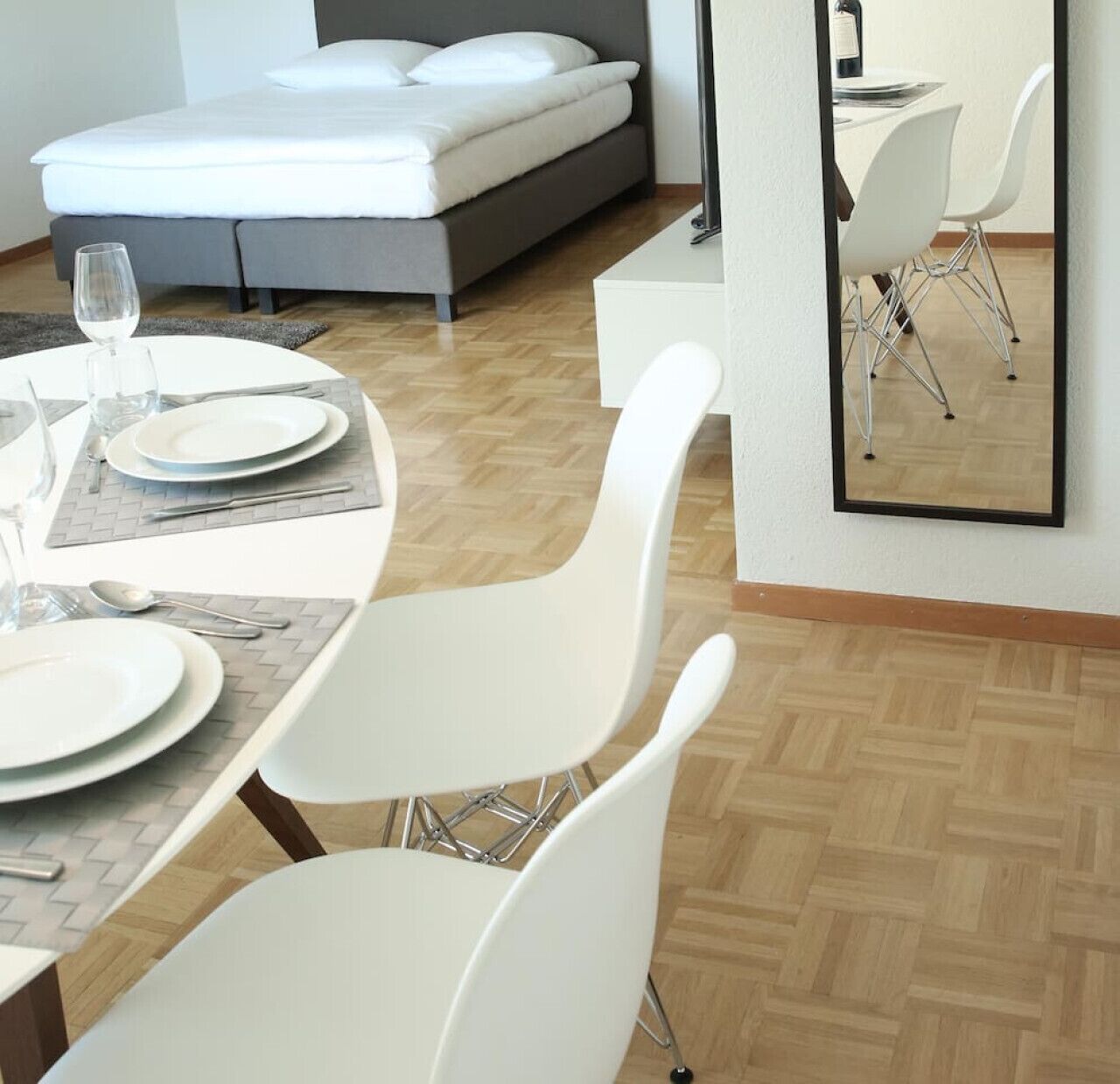 1 habitación, tabla de planchar con plancha, wifi y ropa de cama 