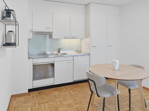 Oven, stovetop, coffee/tea maker, cookware/dishes/utensils