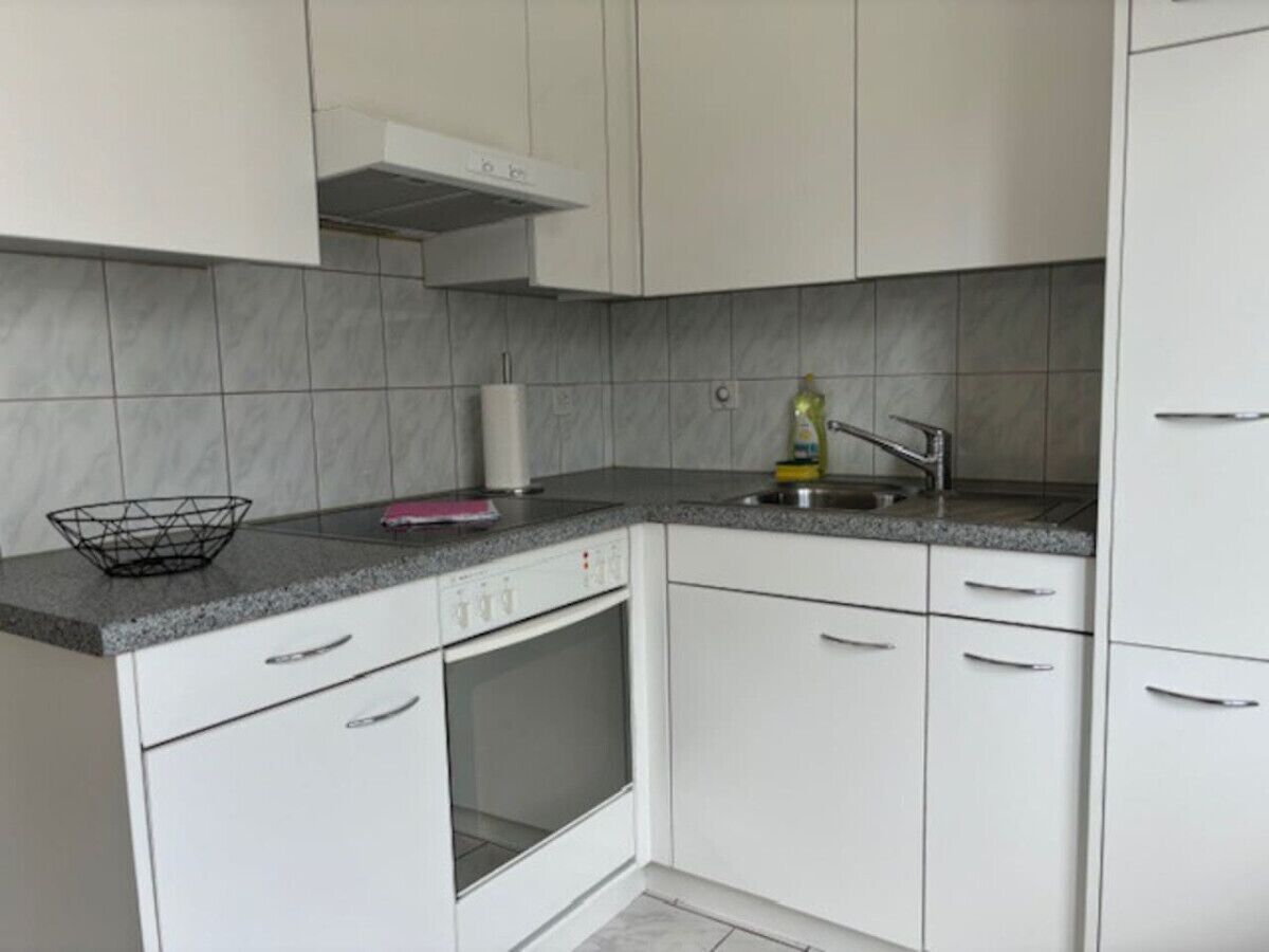 Oven, stovetop, coffee/tea maker, cookware/dishes/utensils