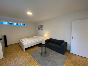 熨斗/熨衫板、Wi-Fi、床單