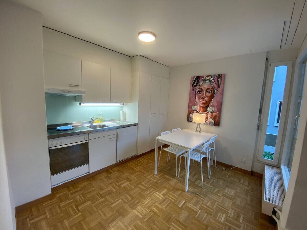 Oven, stovetop, coffee/tea maker, cookware/dishes/utensils