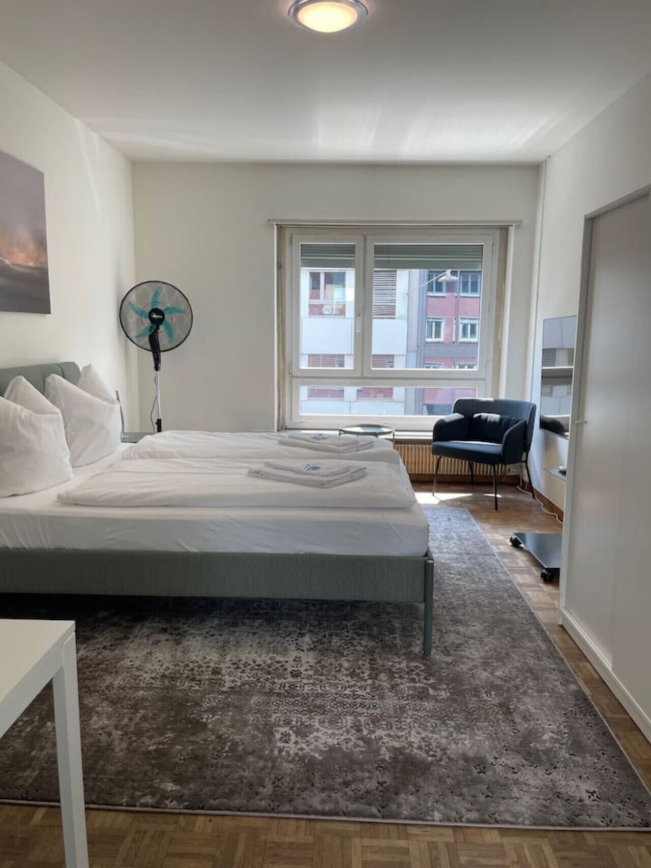 Iron/ironing board, WiFi, bed sheets