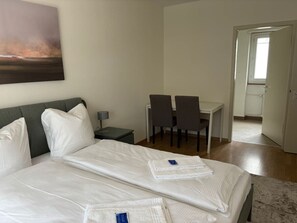 Fer et planche à repasser, Wi-Fi, draps fournis