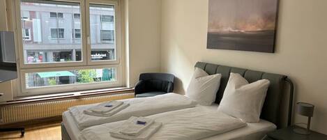 Iron/ironing board, WiFi, bed sheets