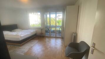 Bügeleisen/Bügelbrett, WLAN, Bettwäsche