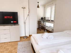 熨斗/熨衫板、Wi-Fi、床單