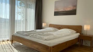 Bureau, fer et planche Ă repasser, Wi-Fi, draps fournis