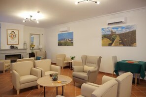 Flat-screen TV - Casa dos Lacerdas (Mourão)