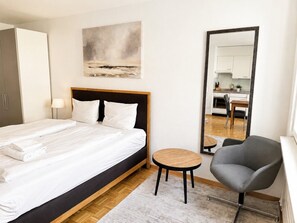 1 habitación, tabla de planchar con plancha, wifi y ropa de cama