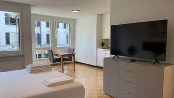 1 chambre, fer et planche Ă repasser, Wi-Fi, draps fournis