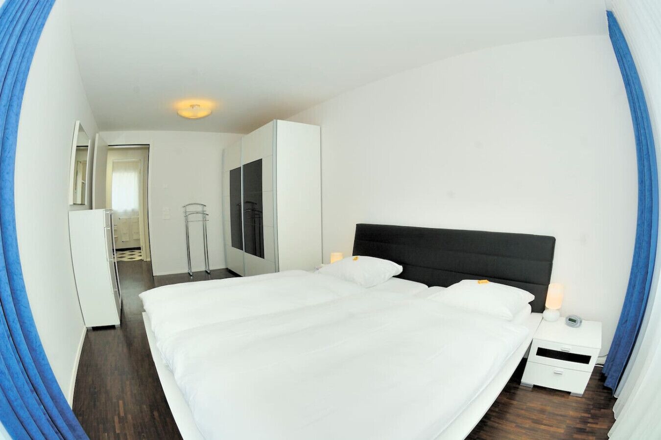 1 chambre, bureau, fer et planche à repasser, Wi-Fi