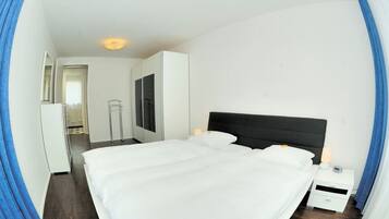 1 chambre, bureau, fer et planche à repasser, Wi-Fi
