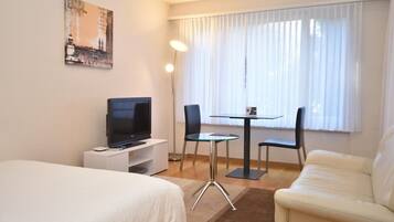 Bügeleisen/Bügelbrett, WLAN, Bettwäsche