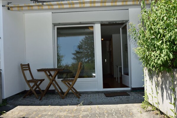 تناول الطعام بالخارج