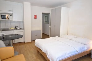 1 habitación, wifi y ropa de cama